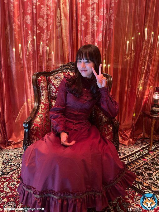 この後よる10:30～ とうとう清原主演の日本テレビ連続ドラマ「霊媒探偵・城塚翡翠」の第1話が放送されます！！  ちなみにこちらはキメキメの表情とは別ショットの翡翠でございます！笑  皆様ぜひぜひ、ご覧くださいませ  #清原果耶 #城塚翡翠