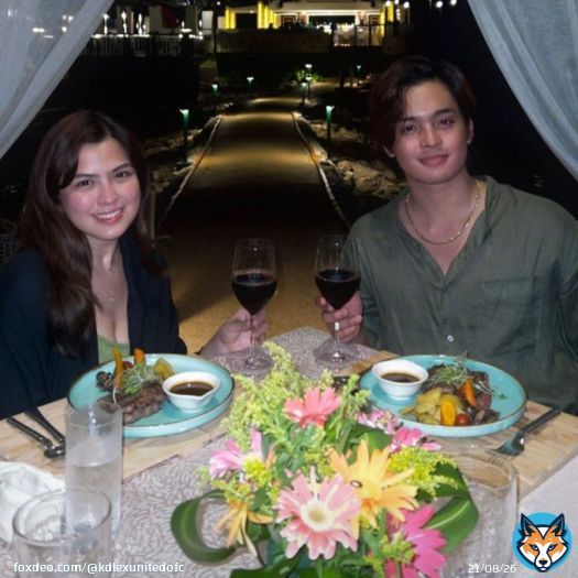 everyone, just keep tweeting regardless &mdash;  now drop a #KDLex photo that gives you THAT feeling without explanation.   CHRISTMASaya WithKDLEX