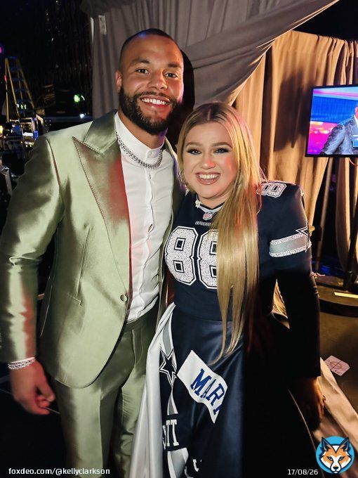 Shout out to my boys @Dak Prescott and @EmmittSmith22 #NFLHonors