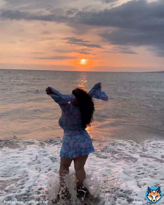 Photo shared by Kelly Pocket\ud83c\udf52 on February 23, 2024 tagging @kellypocketkm. May be an image of 1 person, ocean, horizon and coast.