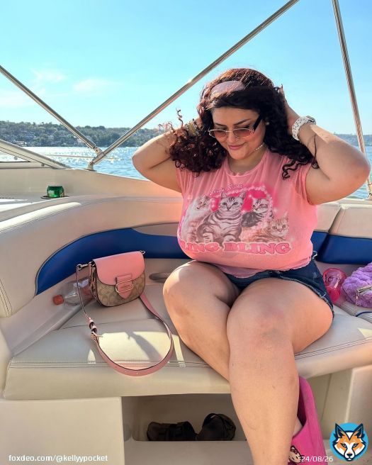 Photo shared by Kelly Pocket\ud83c\udf52 on March 02, 2024 tagging @kellypocketkm. May be an image of 1 person, speedboat and houseboat.