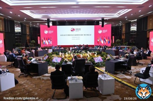 &ldquo;The trust of the international community should be used by ASEAN to continue its role as an anchor of peace & stability in the region developing an inclusive regional architecture.&rdquo; #FMMarsudi at the ASEAN Foreign Ministers&rsquo; (AMM) Retreat 4/02 #ASEANIndonesia2023 #IniDiplomasi