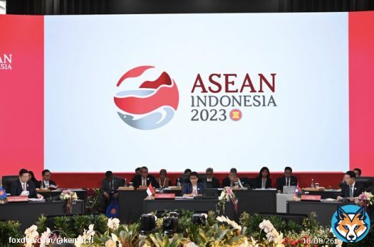#FMMarsudi chaired The 32nd ASEAN Coordinating Council (ACC) Meeting 3/02 at the ASEAN Secretariat, Jakarta #ASEANIndonesia2023 #IniDiplomasi