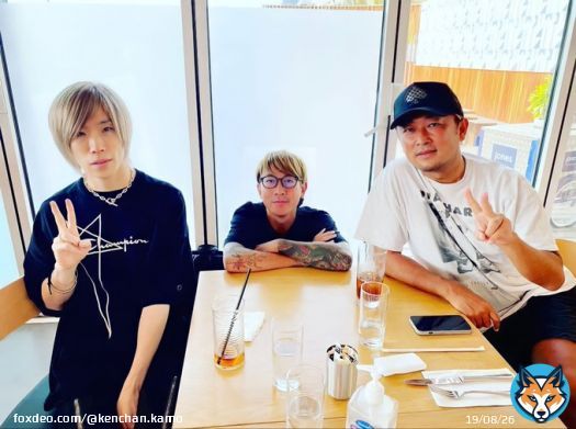 GAREW の皆さん...           おやすみなさい(つ&omega;-`*)        (」> \u25cb <)」ほなの～！  #ガーシー #シュン #GAREW