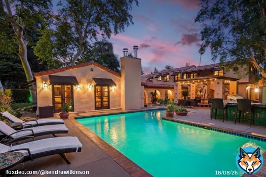 Expressive Spanish Mission architecture joins vintage Hollywood glamour in this gorgeous #LosFeliz home I sold. Congratulations to both the Sellers and the Buyers of this estate. If you are interested in buying or selling in Los Feliz, DM me. DRE # 02111883 #LA #socal #luxuryhome