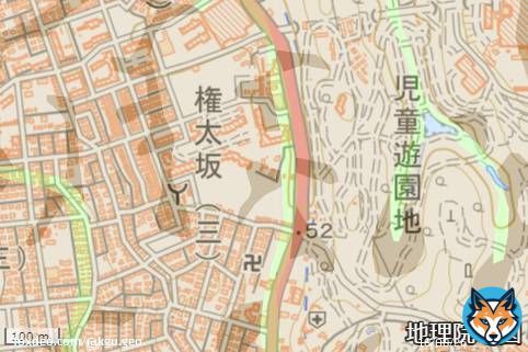 2区　鶴見&rarr;戸塚中継所 2区は、各校のエースが集う「花の2区」と呼ばれ、上り下りの多いコースとして知られています。中でも13～15㎞付近の #権太坂 は江戸時代の旅人が出くわす急坂として有名でした。現在の道も約1.5㎞で20mほどを上る難所です。地形分類は山地。 #箱根駅伝 #國學院大學 #こくちり