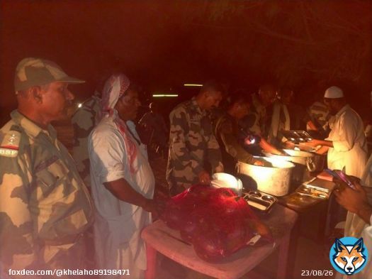 Yes I do appreciate the kindnss n humanity act by @BSF_India 4helpng victims who lost der homes due 2fires at #Rajasthan borders Bt y state govt delay wen pple r in needs @RajCMO  We blame Soldiers but no1 appreciate der gud work. #JaiHind  #rajasthanwithfirstindia #Punjab #India