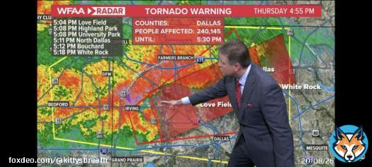Supercell heading into Dallas, sirens going off. #Weather #SevereWeather #tornadowarning