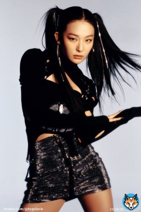 seulgi debuting 3 times this year alone. as a member of GOT the beat, as an illustrator and as a soloist