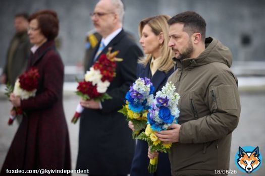 Zelensky meets with Latvian President in Lviv.  President Volodymyr Zelensky, Latvian President Egils Levits, and their First Ladies honored the memory of fallen Ukrainian soldiers at Lychakiv Cemetery on March 3, the president's office reported.