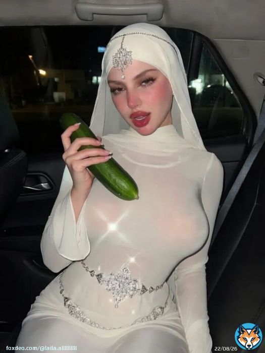 A cucumber a day keeps the doctor away.. \ud83e\udd2d Hijabi girlies would what I'm talking about... \ud83e\udd2b Model:: Haya Rahat Khurshid