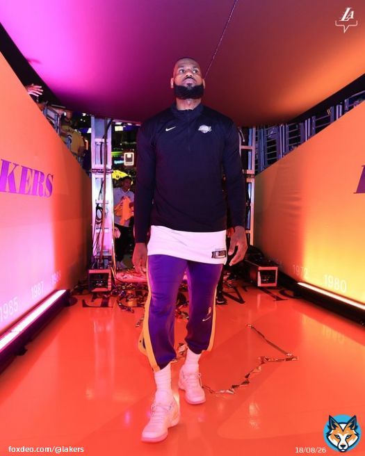 Year Twenty Bron: