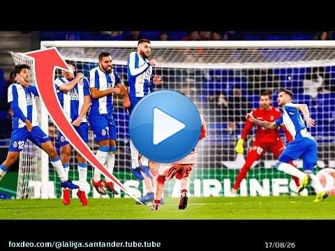 Los 10 MEJORES LANZAMIENTOS de falta de LEO MESSI \ud83c\udfaf