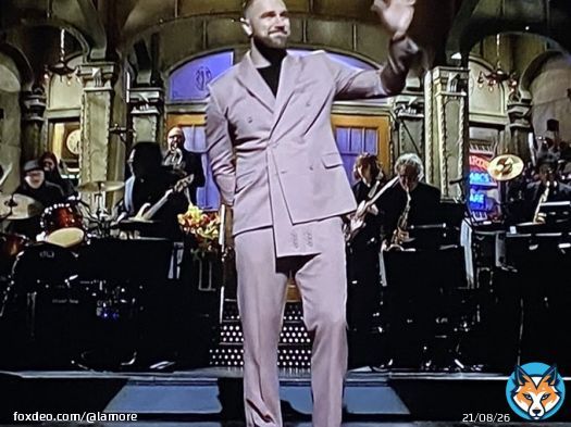 Umm. I think this is the first time I&rsquo;ve ever seen a men&rsquo;s suit + loin cloth combination! Still not quite sure how I feel about it!  #TravisKelce #SNL #openingmonologue