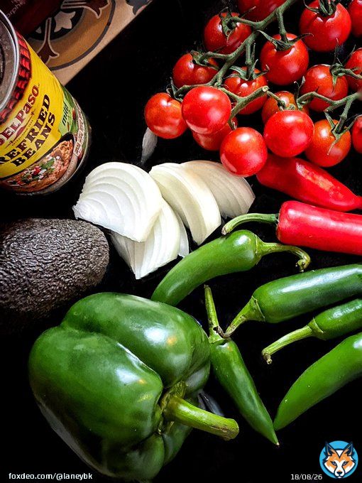 Guess what I made for dinner tonight   #dinnertonight #vegetables #yummy #mexican #cooking #spicy #Mondayvibes #dinner #MondayMotivaton