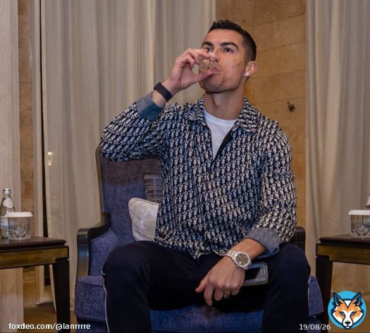 Glazers finally packing their bags after the biggest name in world football called them out in a  Bomba interview?? Ronaldo made this happen.  Qatar owners coming in  and the Glazers finally leaving!! it feels like a dream .