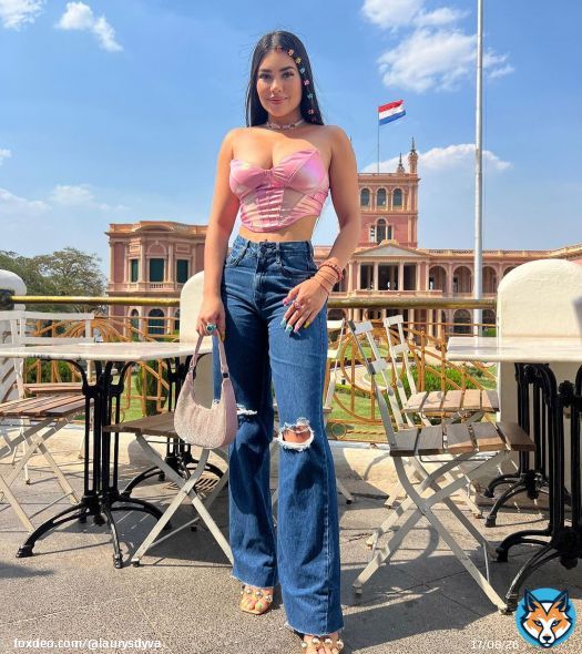 Adivinen qu&eacute; vine a hacer misamores, Iconic c&oacute;mo siempre \u2764\ufe0f con mi pantal&oacute;n para tiendas de @saulito_modas