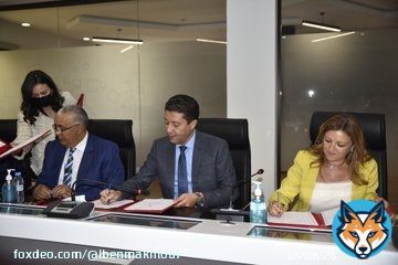 بنمخلوف توقع اتفاقية إنشاء حاضنة “تكنوبارك وجدة”