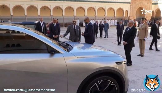 Pics: The presentation of the NamX hydrogen car to King Mohammed VI