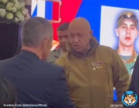 Евгений Пригожин пришёл на похороны бойца ЧВК &laquo;Вагнер&raquo;. На груди у бизнесмена звезды героя России, ДНР и ЛНР