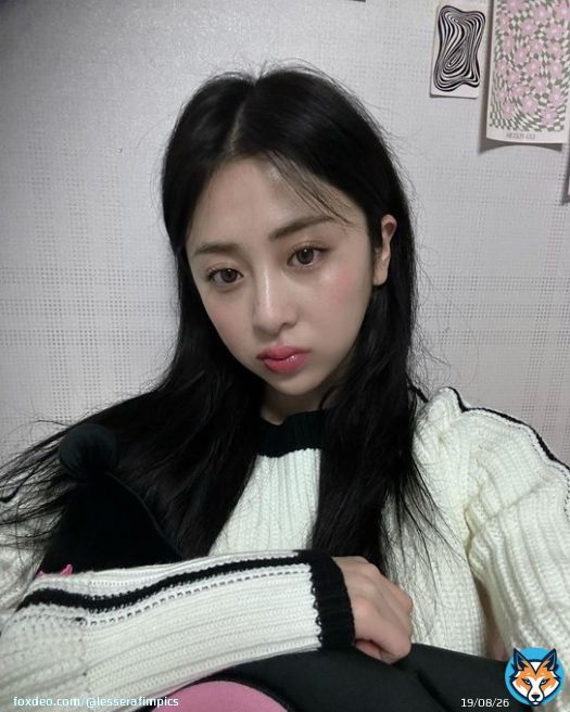 yunjin instagram update