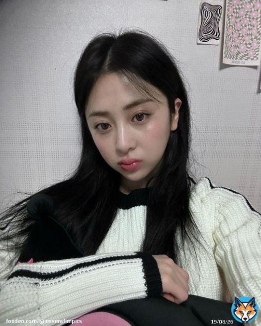 yunjin instagram update