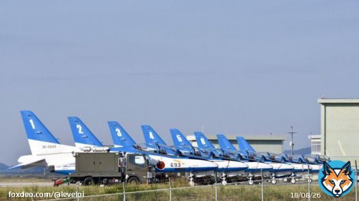 栃木国体「いちご一会とちぎ国体」のためブルーインパルスは、 番号順に8機並んでいます。タンク無し。百里基地へ展開するかも？ 晴れ。20220930 #ブルーインパルス #松島基地 #栃木国体 #いちご一会とちぎ国体