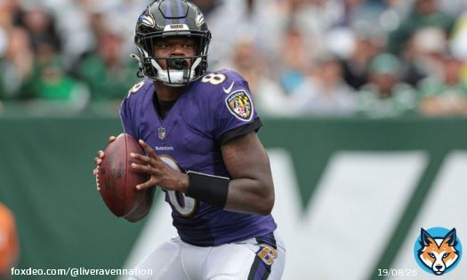 The NFLPA is advising QB Lamar Jackson to stand his ground in negotiations and to not move off of his asking price, per @NFL_DovKleiman.