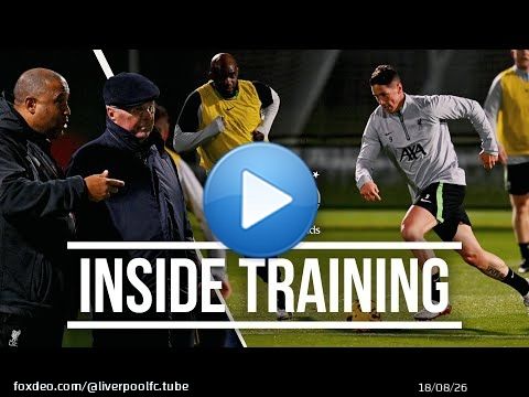 Fernando Torres Goals as Sven-G&ouml;ran Eriksson Watches Liverpool Legends | Inside Training