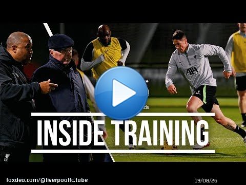 Fernando Torres Goals as Sven-G&ouml;ran Eriksson Watches Liverpool Legends | Inside Training