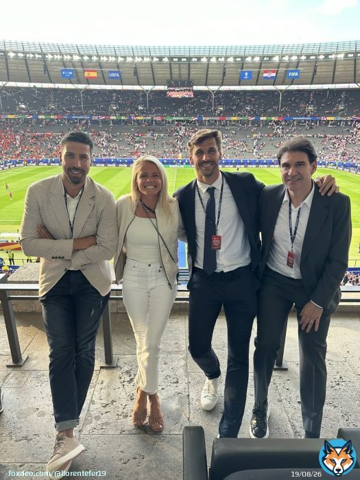Un placer haber asistido al estreno de la @SEFutbol como embajador de la @EURO2024 y coincidir con tantas leyendas #EurO2024