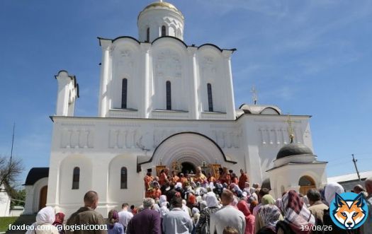 Российские братья-освободители артиллерийским ударом  уничтожили Свято-Георгиевский скит Святогорской лавры Украинской православной церкви Московского патриархата (УПЦ МП) на Донбассе. Для мусульман и и буддистов в российской армии не существует православных святынь РПЦ.