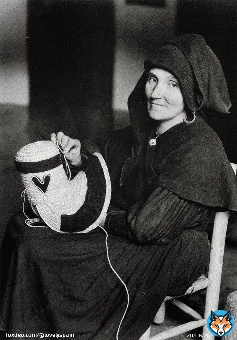 Old photos of Spanish women from Montehermoso, C&aacute;ceres, Extremadura. The one on the left is a craftswoman, probably a widow because of her outfit, making the traditional cap that is the symbol of the village.  The one on the right is a single wearing the traditional cap & dress.