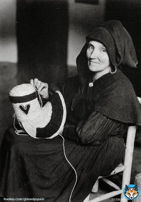 Old photos of Spanish women from Montehermoso, C&aacute;ceres, Extremadura. The one on the left is a craftswoman, probably a widow because of her outfit, making the traditional cap that is the symbol of the village.  The one on the right is a single wearing the traditional cap & dress.
