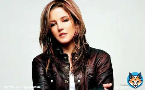 'С тяжелым сердцем я должна поделиться ужасной новостью о том, что моя прекрасная дочь Лиза Мария покинула нас. Она была самой страстной, сильной и любящей женщиной, которую я когда-либо знала, &mdash; говорится в заявлении Присциллы Пресли. Женщину нашла без сознания ее домработница,