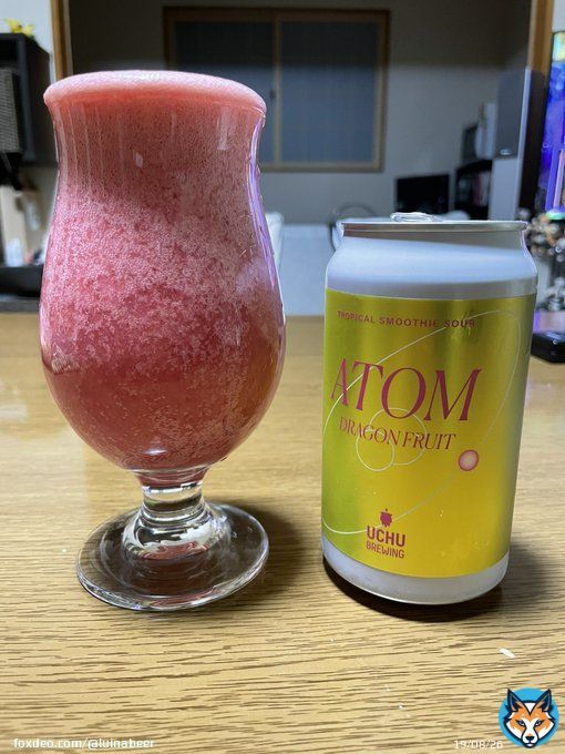 UCHU BREWING ATOM DRAGON FRUIT 赤み強いピンク色の液 ドロドロで果実の粒感あり パイナップル、ドラゴンフルーツ味 ジュース感でアルコールもあまり感じない 宇宙ANGELみたいな麦感もなかったからほんとにジュース飲んでるみたいで俺はちょっと物足りなかったかな #クラフトビール好きと繋がりたい