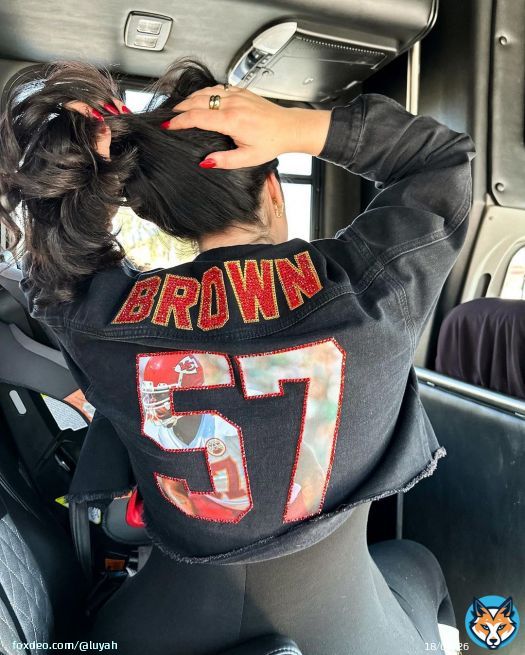 Here to support MY MAN in the MF SUPERBOWL!!! Like what?! \u2764\ufe0f\ud83d\ude18\ud83c\udfc8 #chiefskingdom