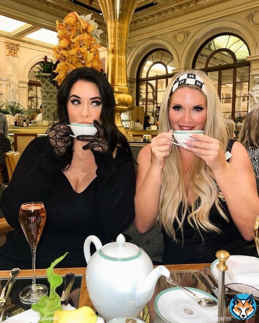 Photo by Holly Luyah in The Plaza Hotel with @nicole_scharer.