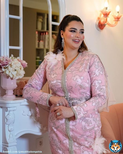 أنتِ تستحقين السعادة...لا تسمحي لأحد أن ينسيك ذلك.#nojoom_support #makeup_artist_laila #lailaamrani #tetouan #maroc #beautysalon #morocco #paris #dubai #makeup #influencerdigital #uae #influencer #fashion #styleblogger #makeupartist #instamakeup #makeuptutorial #makeupbride #دبي#coindesprincesses#coindesprincessesspa &lrm;#شي_إن&rlm;تصوير #ميكاپ #ميكاپ_عروس #ميكب_ناعم