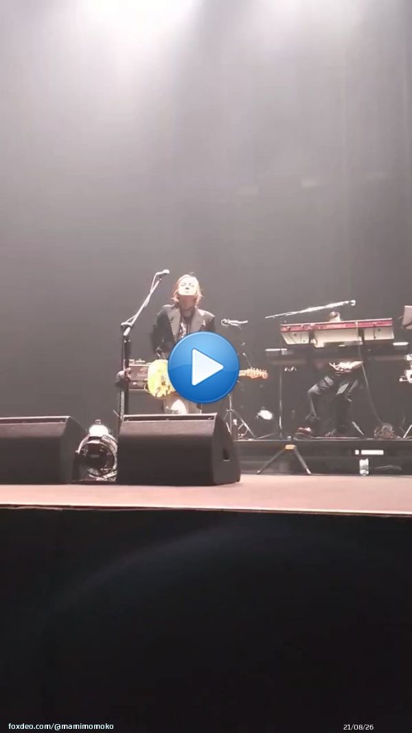 10/15第二章 アンコール 最後の曲だけ撮影OKでした 最前列から撮影した岡本君をご堪能ください。#男闘呼組 #男闘呼組1988