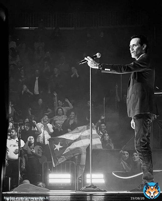 Hermosa foto   &mdash;&mdash; Photo by @xennorita in Prudential Center.  #MarcAnthony #ViviendoTour