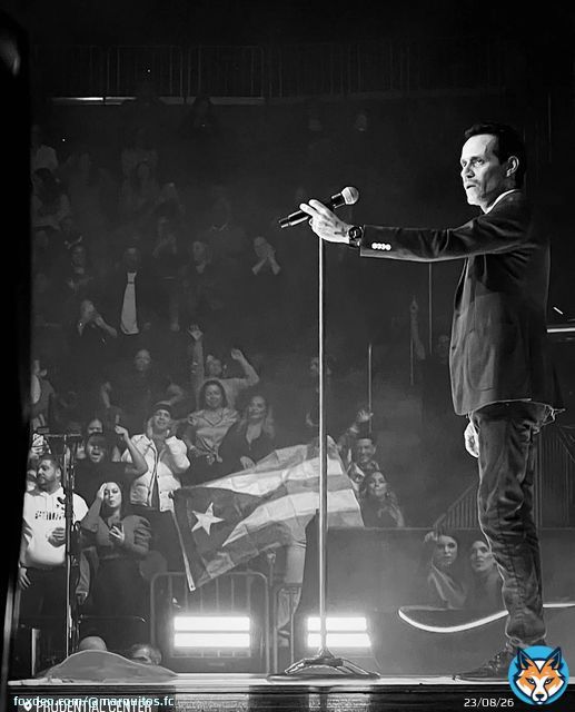 Hermosa foto   &mdash;&mdash; Photo by @xennorita in Prudential Center.  #MarcAnthony #ViviendoTour