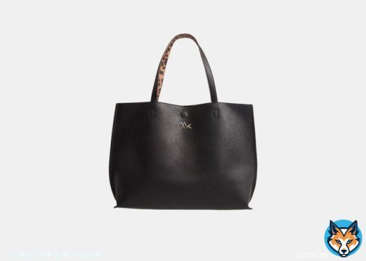 Sac &agrave; bandouli&egrave;re Prix: 199dhs  #handbags #kawtarbamo #douniabatma #saadlamjarred #fashion #bags #handbag #bag #accessories #onlineshopping #slingbag #shopping #clutch #shoes #handbagsforsale #totebag #purses #fashionista #clutches #handbaglover #backpack #bhfyp
