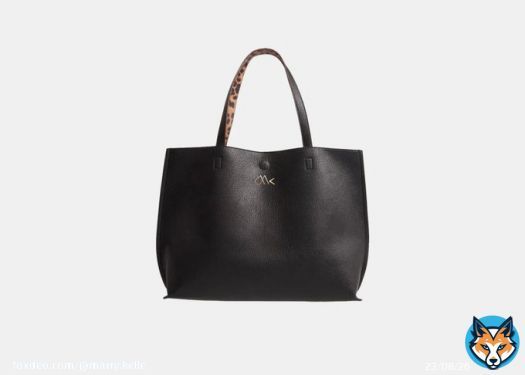 Sac &agrave; bandouli&egrave;re Prix: 199dhs  #handbags #kawtarbamo #douniabatma #saadlamjarred #fashion #bags #handbag #bag #accessories #onlineshopping #slingbag #shopping #clutch #shoes #handbagsforsale #totebag #purses #fashionista #clutches #handbaglover #backpack #bhfyp