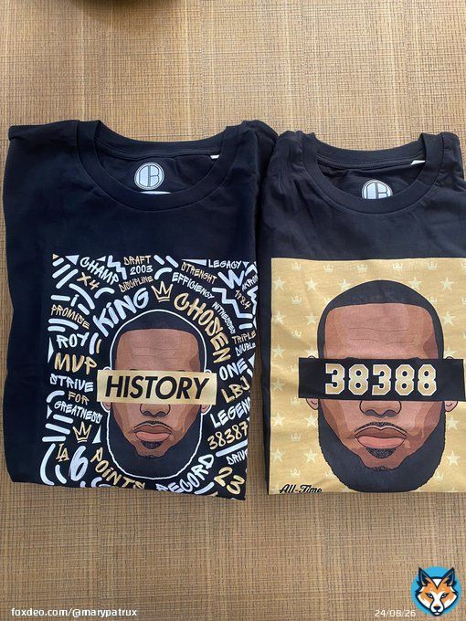 Lebron fait son entr&eacute;e dans ces playoffs 2023 ! J&rsquo;offre ces deux tee shirts &agrave; celui qui me donne le vainqueur et le meilleur marqueur avec les points du Lakers/Grizzlies de ce soir &agrave; vivre dans le SNL. #nbaextra #playoffsnba . @dearbball ( votre r&eacute;ponse en r&eacute;ponse de ce tweet )
