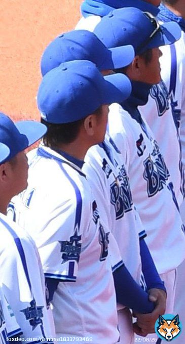 ヤスくん、番長の隣に居たのね 初代推しが...現在の推しを見事に隠してる #baystars  #三浦大輔  #山﨑康晃