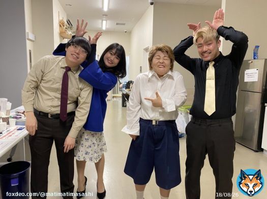 ハッピーニューイヤー！！  2023年の開幕じゃ！！  うさぎよりもぴょんぴょん飛ぶぜ！！  今年もよろしくな！！