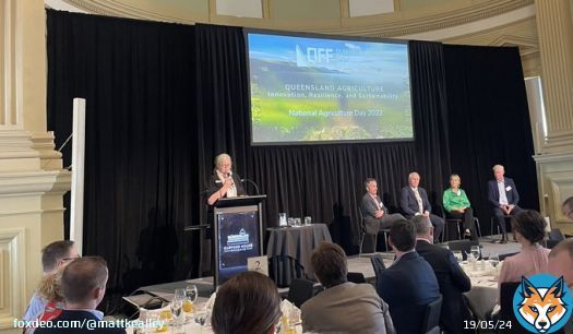 Insightful discussions at QFFs ag industry breakfast for national ag day. On the panel @CANEGROWERS Dan Galligan who outlined sugarcane’s sustainability story & future bioeconomy prospects #SmartcaneBMP @galligan_dan #AgDayAU @QldFarmers @CottonAustralia @growcom @JoSheppard04