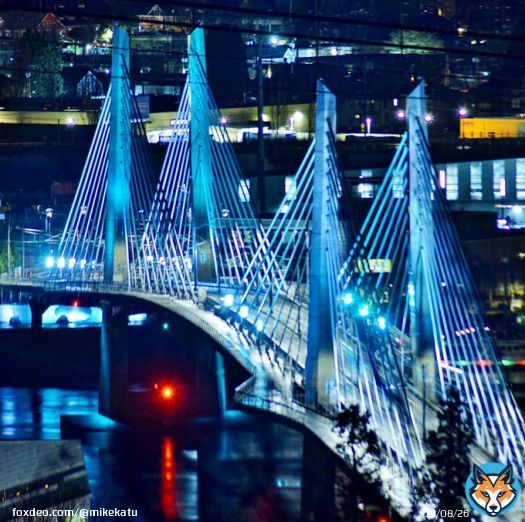 BLUE&hellip; the  Tilikum Crossing Bridge looking cool early on the last day of the year.  As we say #goodbye2022, hope you have a good day and please be safe and smart tonight!  #LiveOnK2 #Portland #NewYear