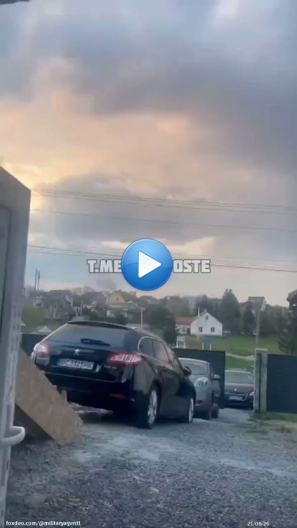 Calibers arrived in Lviv.  The moment of flight of the caliber and the consequences after the impact.  #breaking #lviv #lvov #львов #UkraineUnderAttack #UkraineRussianWar #Russian